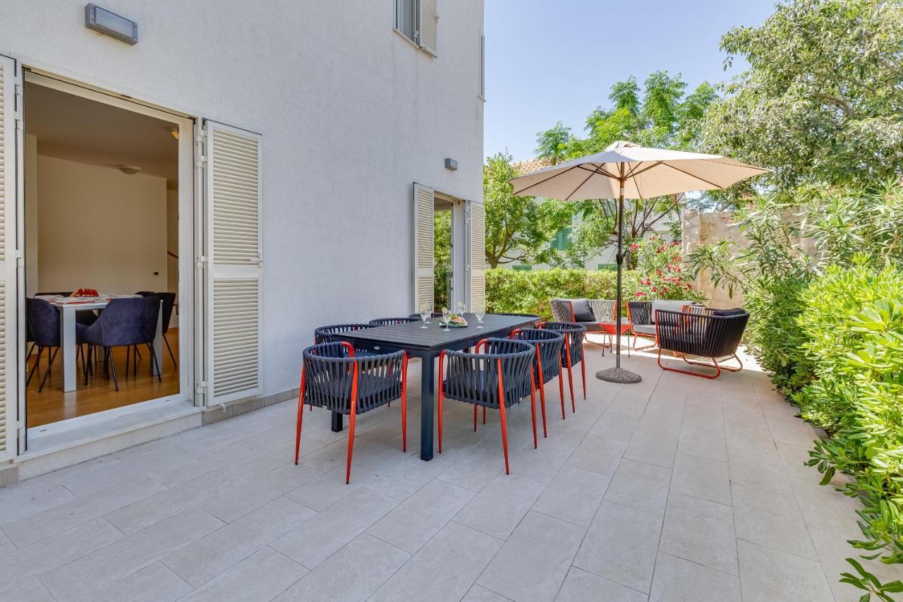 Luxury Two-Floor Apartment In Petrcane With Garden And Pool Kültér fotó