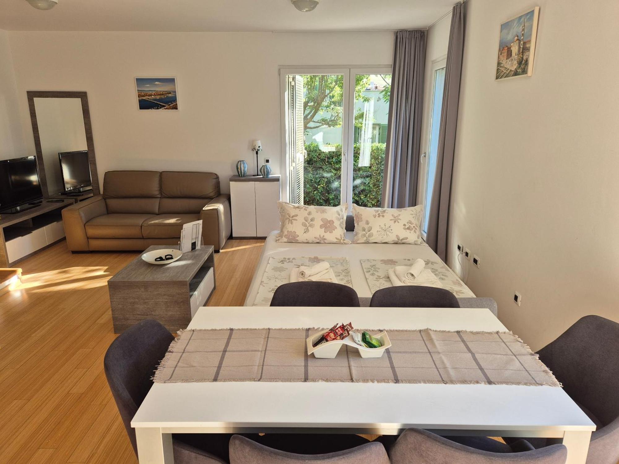 Luxury Two-Floor Apartment In Petrcane With Garden And Pool Kültér fotó